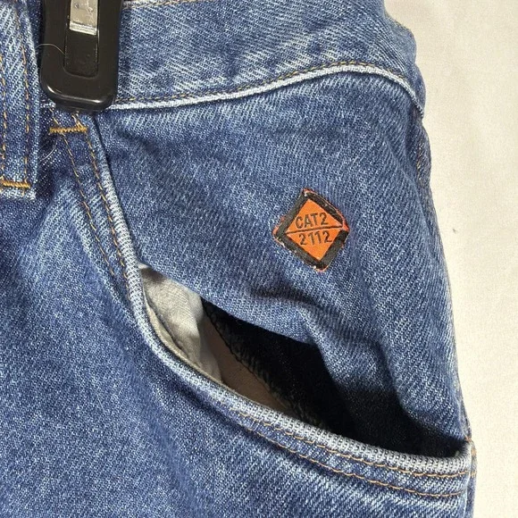 Wrangler FR Riggs Workwear Jeans Mens 42x32 Flame Resistant Carpenter FR3W020 - Picture 4 of 16